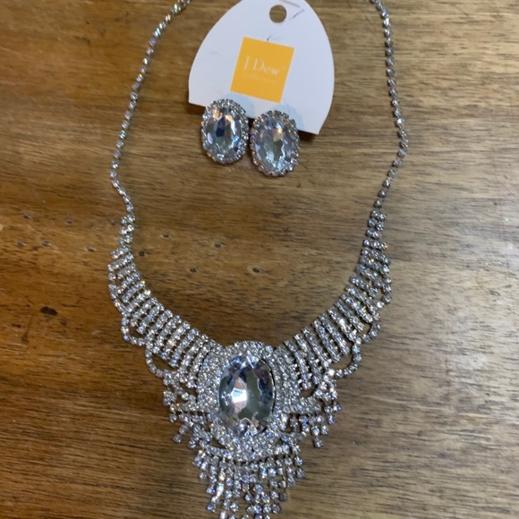 Women's Necklace and Earrings set - Picture 2 of 4